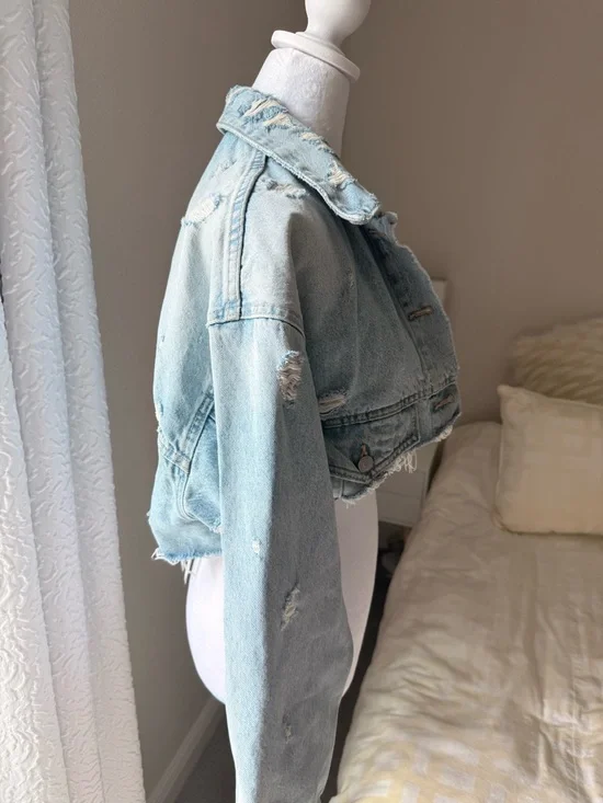 Zara Cropped Denim Jacket - Picture 4 of 9